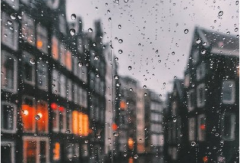 下雨天浪漫文案 雨天浪漫唯美说说